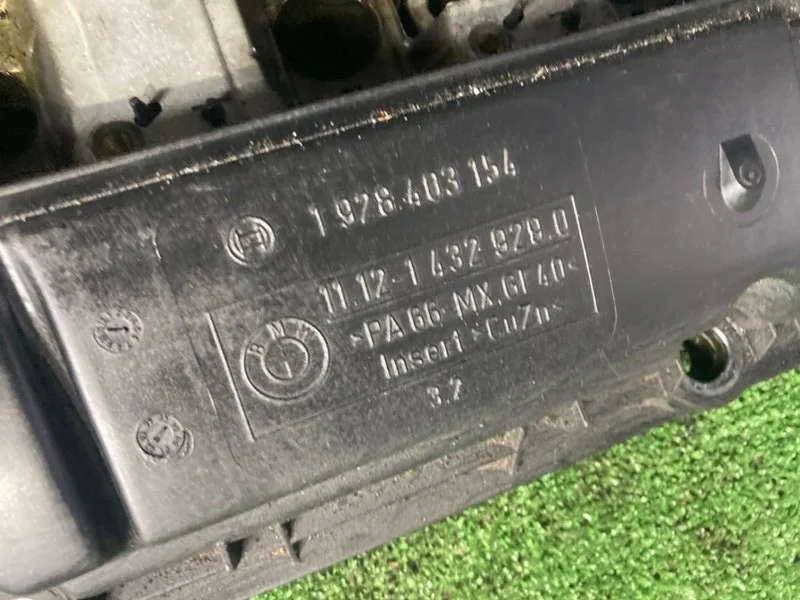 Клапанная крышка ДВС BMW 5 E39 256S5 M54B25 2001 - миниатюра 5