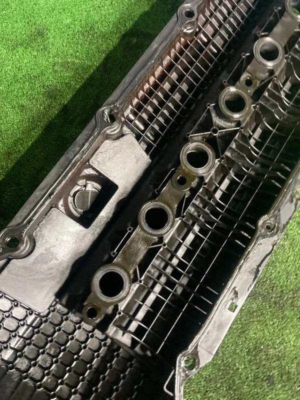 Клапанная крышка ДВС BMW 5 E39 256S5 M54B25 2001 - миниатюра 7