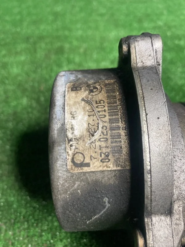 Вакуумный насос BMW 5 E39 M57 306D1 2003 - миниатюра 4
