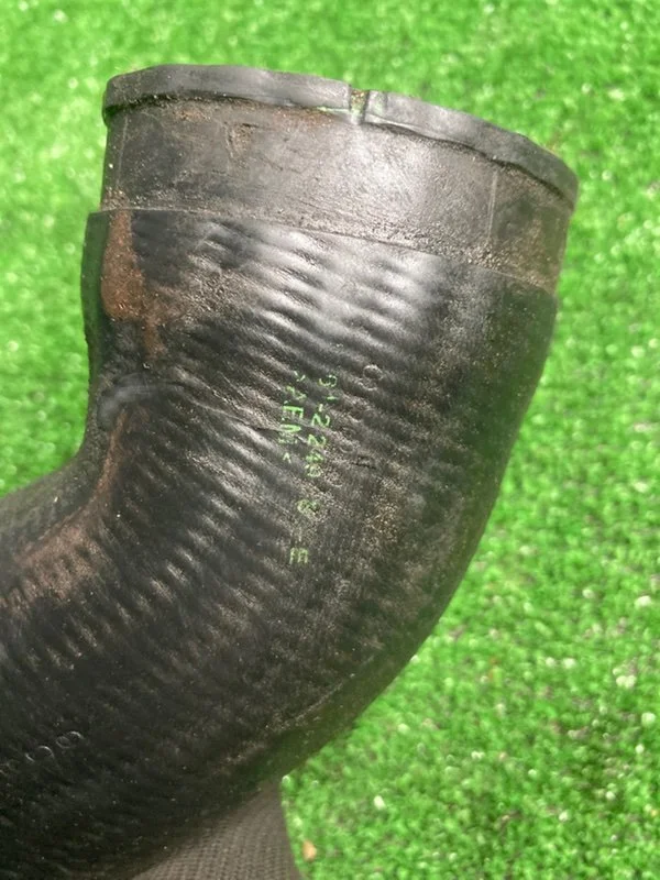 Патрубок интеркулера BMW 5 E39 M57 306D1 2003 - миниатюра 4
