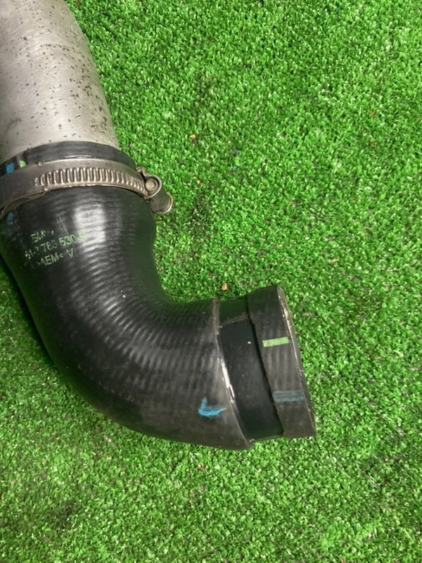 Патрубок интеркулера BMW 5 E39 M57 306D1 2003 - миниатюра 7