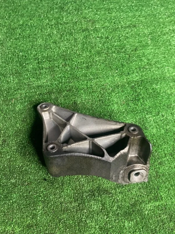 Кронтшейн ДВС левый BMW 5 E39 M57 306D1 2003 - миниатюра 4