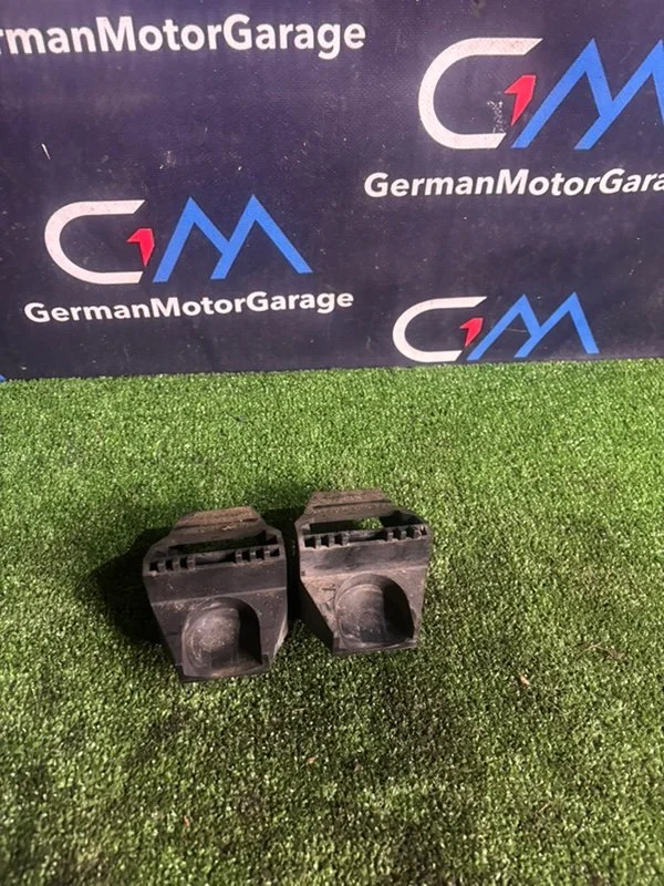 Кронштейн радиатора BMW 3 E46 256S5 M54B25 2001 - изображение 1