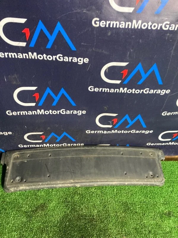 Площадка номерного знака BMW 3 E46 256S5 M54B25 - изображение 1