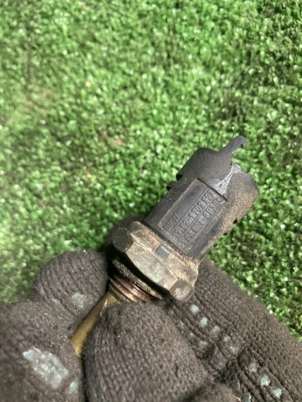 Сдвоенный термовыключатель BMW X5 E53 M54B30 306S3 - миниатюра 4