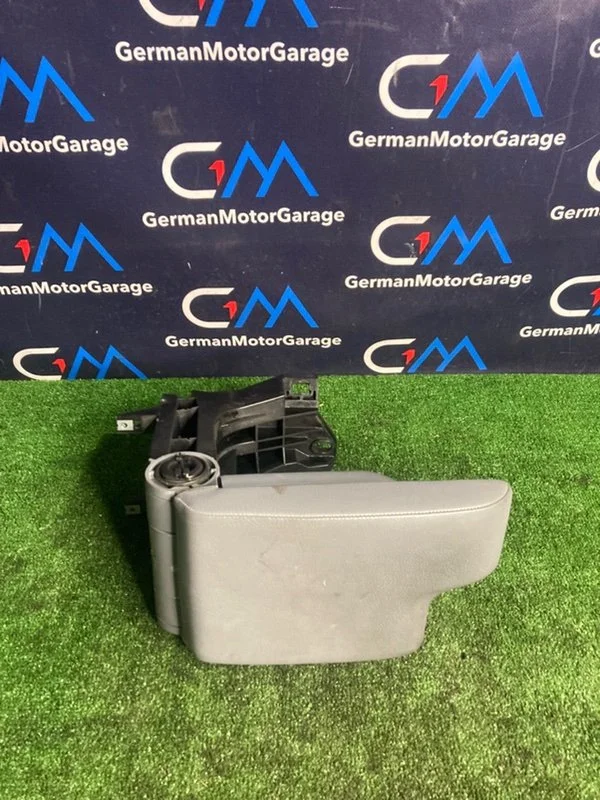 Подлокотник BMW 3 E46 256S5 M54B25 2001 - изображение 1
