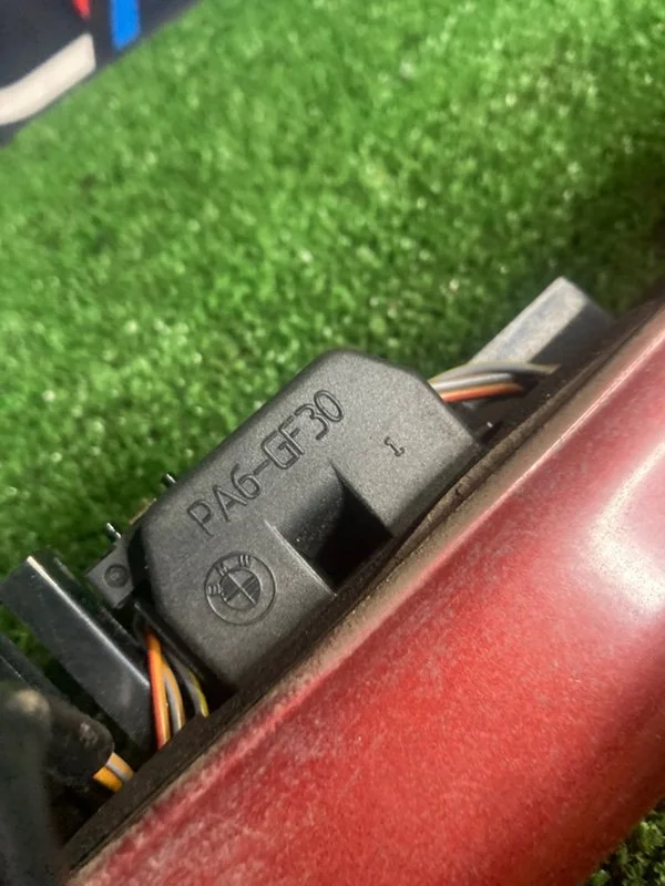 Кнопка открывания багажника BMW 3 E46 256S5 M54B25 - миниатюра 4