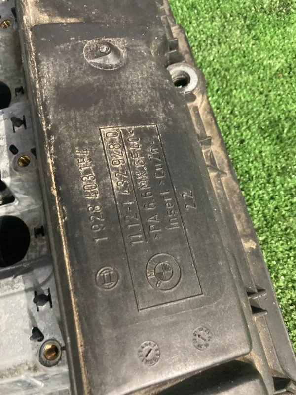 Клапанная крышка ДВС BMW 3 E46 256S5 M54B25 2001 - миниатюра 3