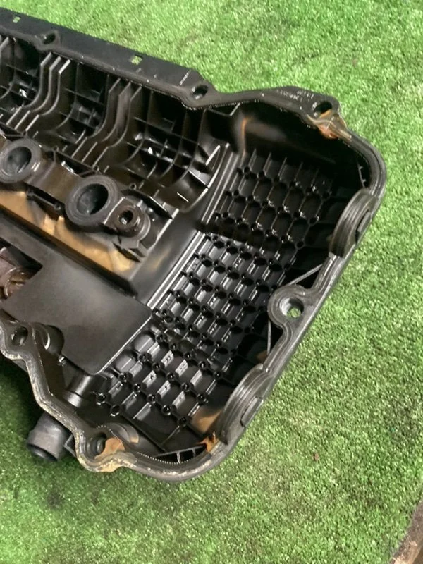 Клапанная крышка ДВС BMW 3 E46 256S5 M54B25 2001 - миниатюра 7