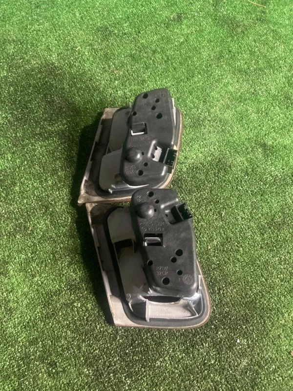 Фонари в крышку багажника BMW 3 E46 256S5 M54B25 - миниатюра 6