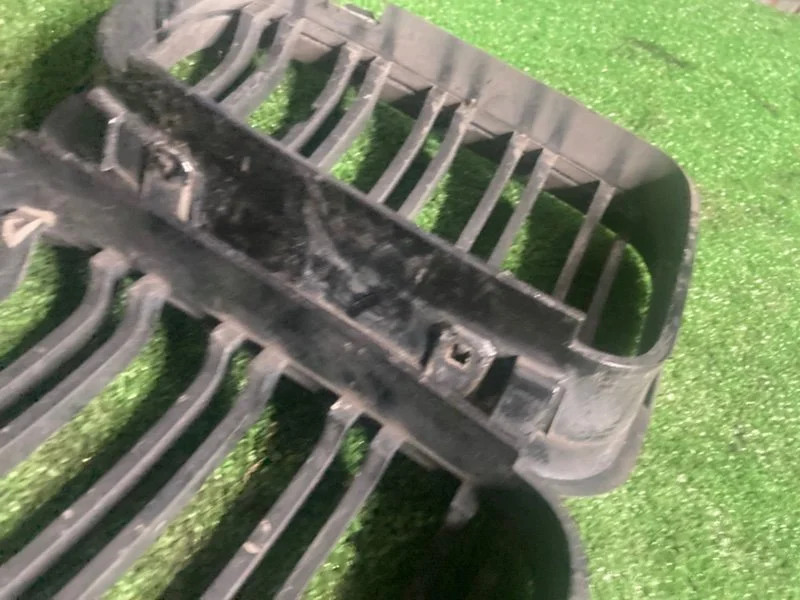 Решетки радиатора BMW 3 E46 256S5 M54B25 2001 - миниатюра 6