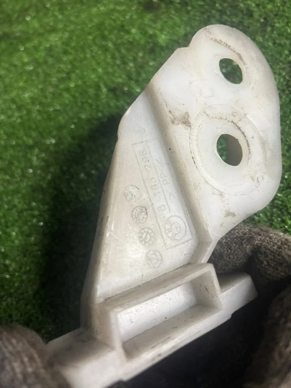 Кронштейн крыла BMW 3 E46 M54B30 306S3 2000 - миниатюра 2