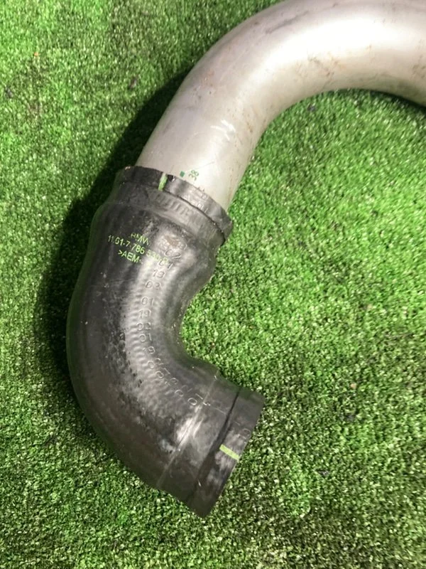 Патрубок интеркулера BMW 5 E39 M57 306D1 2002 - миниатюра 5