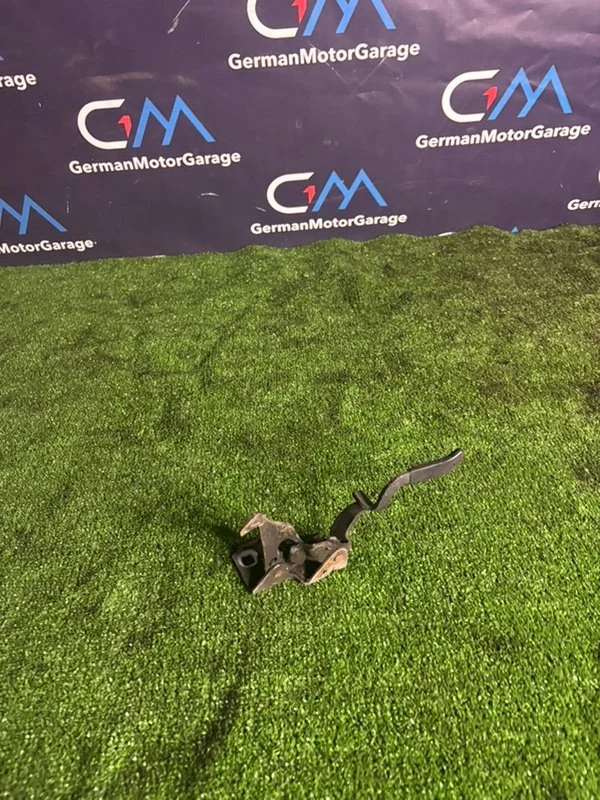 Крюк капота BMW 3 E46 M54B30 306S3 2000 - изображение 1