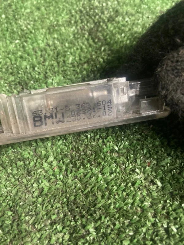 Плафон подсветки салона BMW 5 E39 M57 306D1 2002 - миниатюра 2