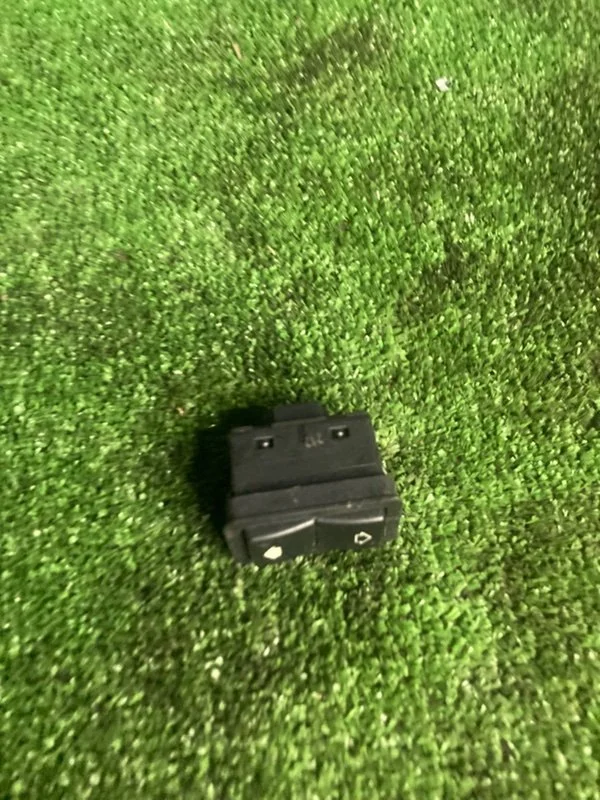 Кнопка стеклоподъемника BMW 5 E39 M57 306D1 2002 - миниатюра 2
