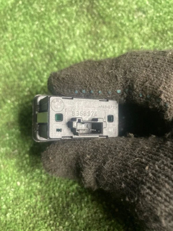 Кнопка стеклоподъемника BMW 5 E39 M57 306D1 2002 - миниатюра 4