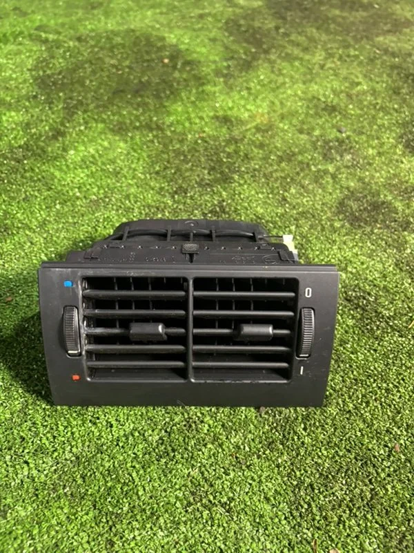 Дефлектор в бороду задний BMW 5 E39 256S4 M52B25TU - изображение 1
