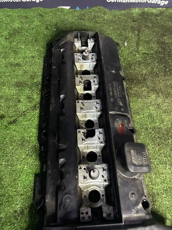 Клапанная крышка ДВС BMW 5 E39 256S5 M54B25 2002 - миниатюра 3