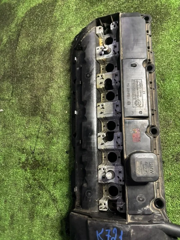 Клапанная крышка ДВС BMW 5 E39 256S5 M54B25 2002 - миниатюра 5