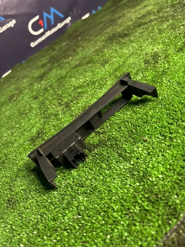 USB Разъем BMW 3 E46 M54B30 306S3 2000 - миниатюра 3
