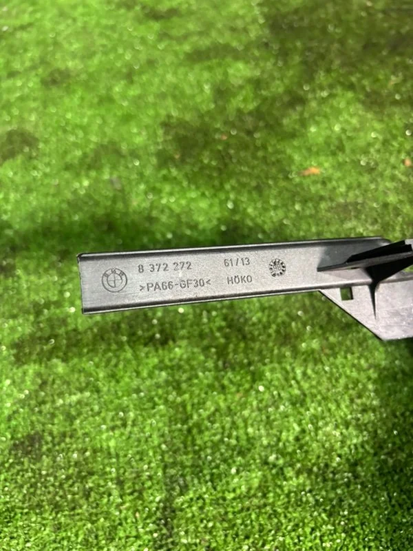 Кронштейн 61 13 8 372 272 BMW 5 E39 256S4 M52B25TU - миниатюра 2