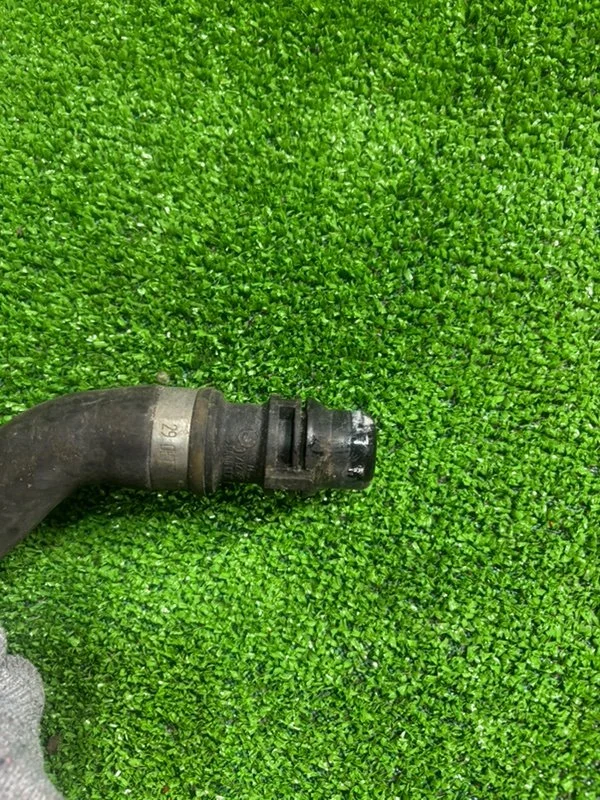 Патрубок охлаждения BMW 5 E39 256S4 M52B25TU 2000 - миниатюра 3
