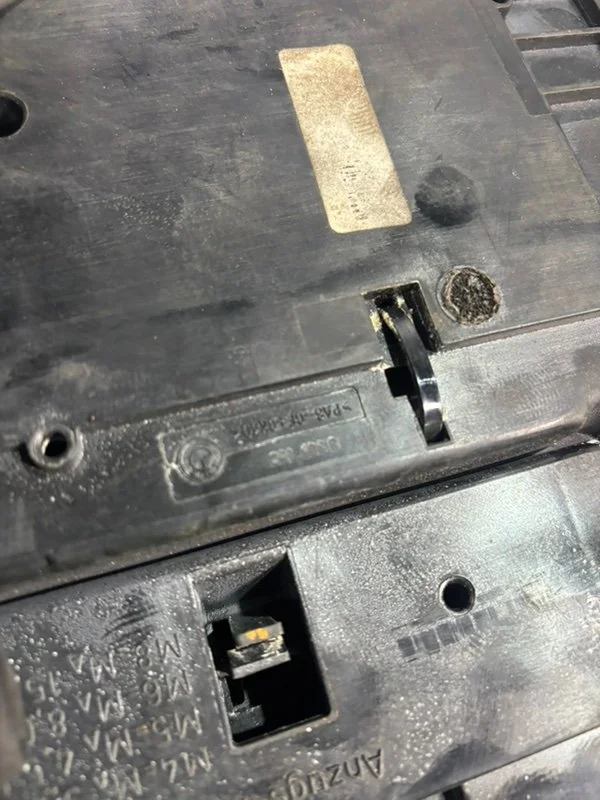 Блок предохранителей BMW X3 E83 M54B30 306S3 2004 - миниатюра 5