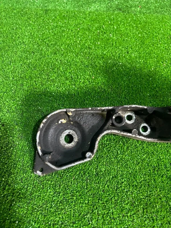 Кронштейн редуктора BMW 3 E46 КУПЭ M57 306D2 2004 - миниатюра 4