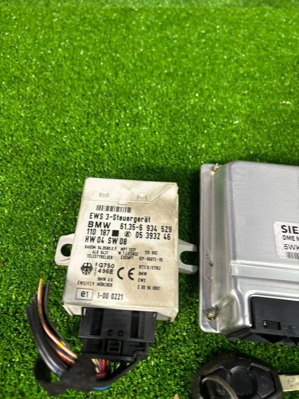 Блок управления ДВС BMW X3 E83 M54B30 306S3 2004 - миниатюра 3