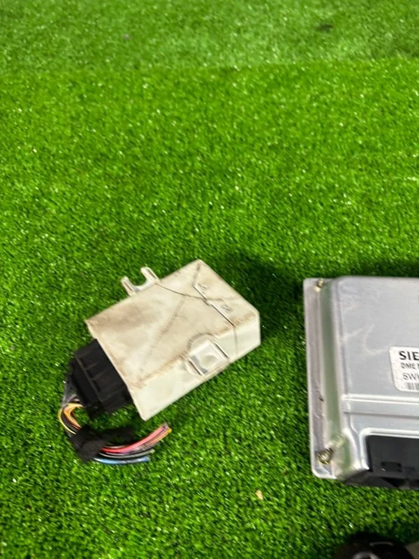 Блок управления ДВС BMW X3 E83 M54B30 306S3 2004 - миниатюра 6