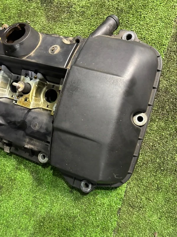 Клапанная крышка ДВС BMW 5 E39 256S4 M52B25TU 1999 - миниатюра 2