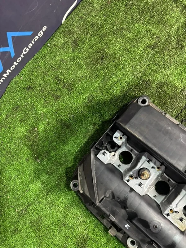 Клапанная крышка ДВС BMW 5 E39 256S4 M52B25TU 1999 - миниатюра 6