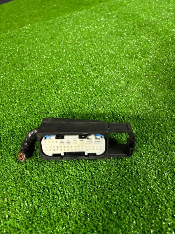 Фишка блока ABS BMW 5 E39 256S4 M52B25TU 2000 - миниатюра 2