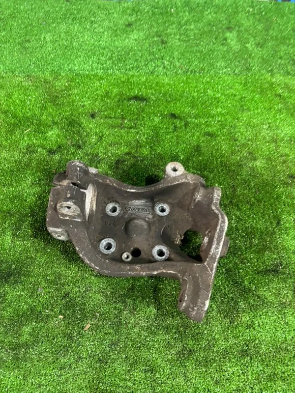 Кулак поворотный передний правый BMW 5 E61 N52B30A - миниатюра 3