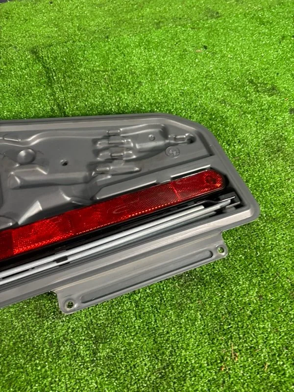 Ящик для инструментов BMW 5 E39 206S4 M52B20TU - миниатюра 3