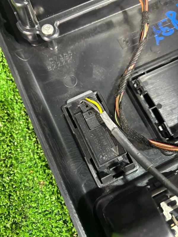 Консоль в потолке BMW X5 Е53 M57 306D2 2005 - миниатюра 7