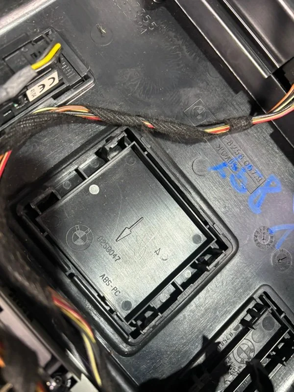 Консоль в потолке BMW X5 Е53 M57 306D2 2005 - миниатюра 9