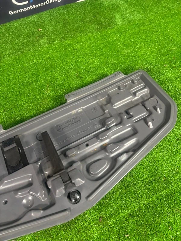 Ящик для инструментов BMW 7 E38 358S2 M62B35 1999 - миниатюра 7