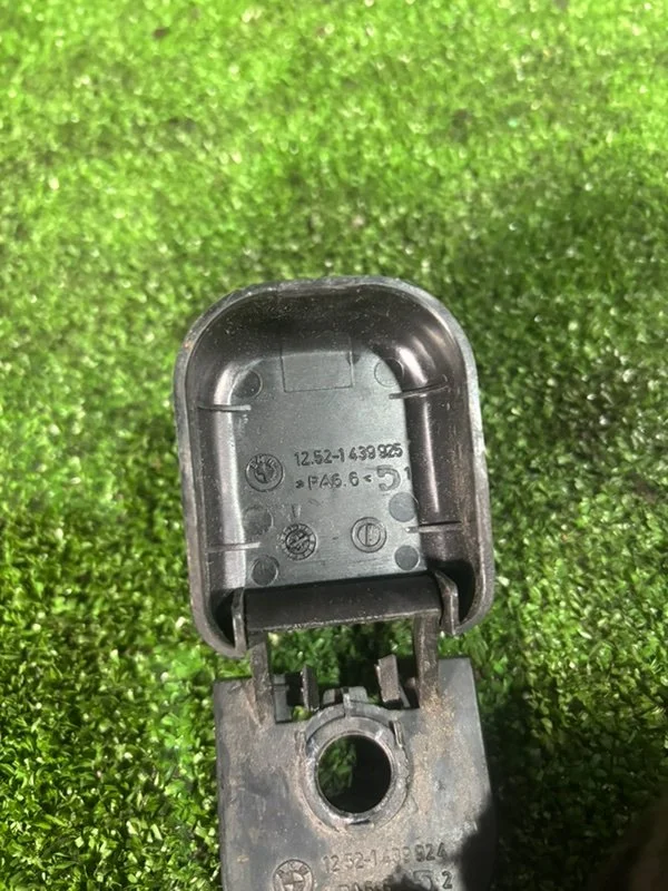 Крышка плюсовой клеммы BMW 5 E39 206S4 M52B20TU - миниатюра 6