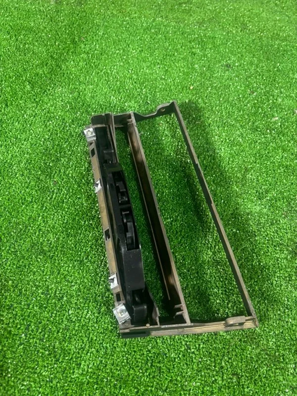 Подстаканник передний BMW 5 E39 256S5 M54B25 2001 - миниатюра 4