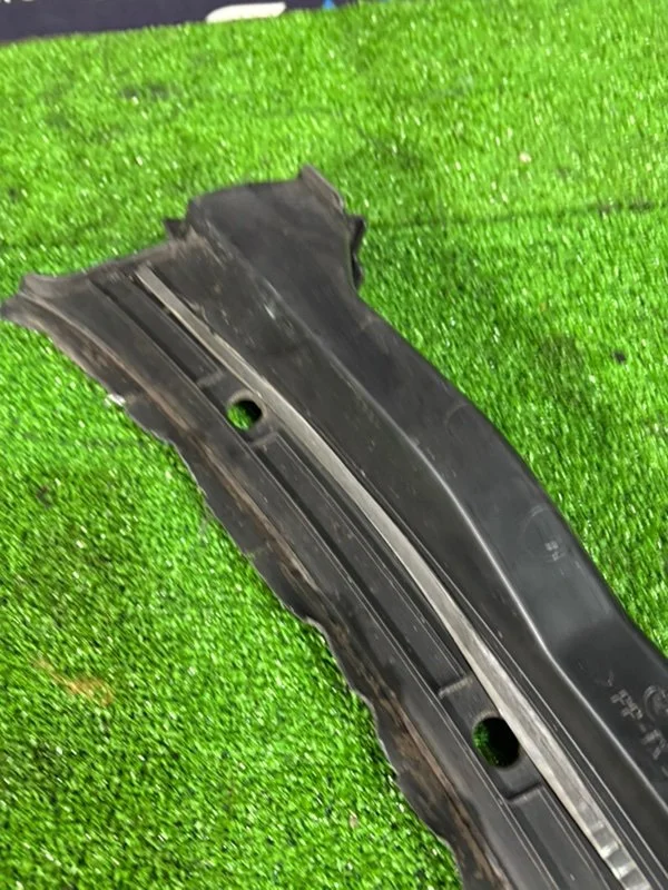 Планка обтекателя BMW 5 E39 256S5 M54B25 2001 - миниатюра 4
