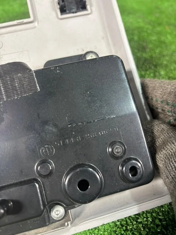 Бардачок под очки BMW X5 E53 M54B30 306S3 2001 - миниатюра 6