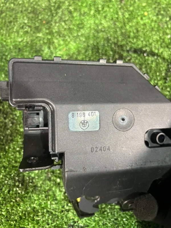 Замок багажника BMW 3 E46 CABRIO M54B22 226S1 2002 - миниатюра 2
