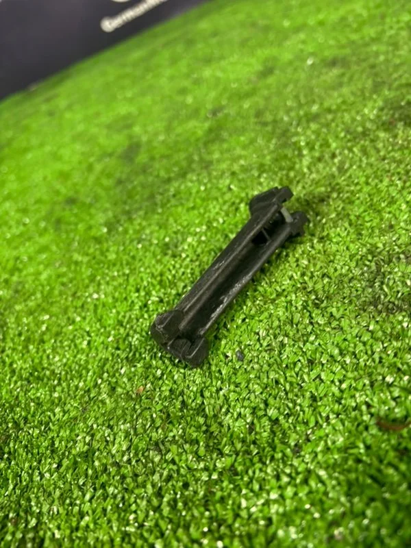 Направляющая BMW 5 E39 TOURING 286S2 M52B28 2000 - миниатюра 4