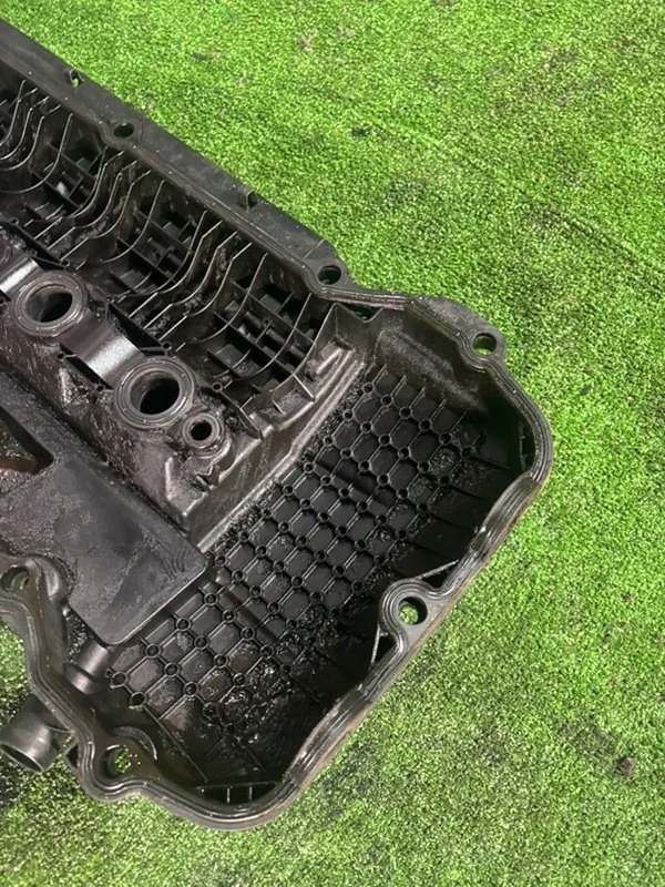 Клапанная крышка ДВС BMW X5 E53 M54B30 306S3 2001 - миниатюра 7