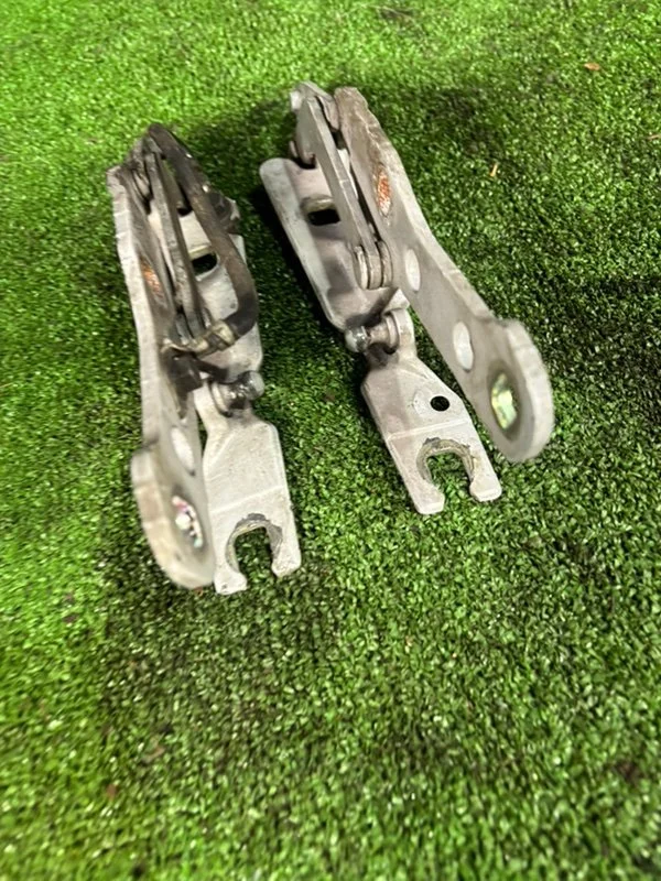 Петли капота BMW 3 E46 CABRIO M54B22 226S1 2002 - миниатюра 2