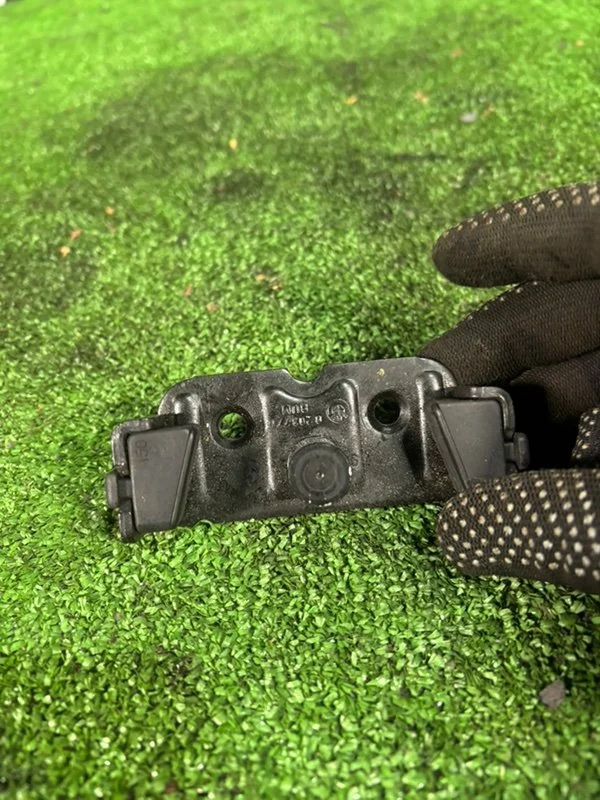 Ответный замок капота BMW 3 E46 КУПЭ 256S5 M54B25 - миниатюра 2