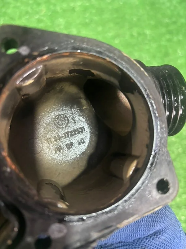 Корпус термостата BMW 3 E36 256S3 M52B25 1997 - миниатюра 5