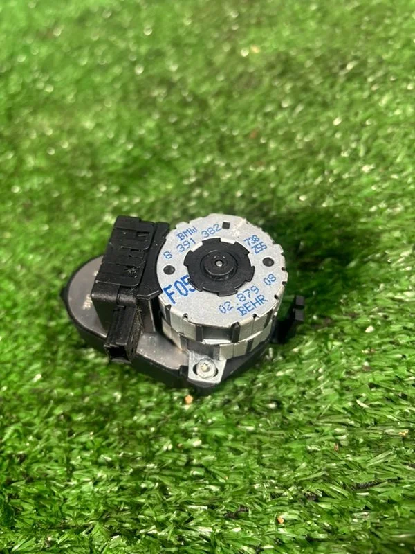 Сервопривод заслонка печки BMW 3 E36 256S3 M52B25 - миниатюра 2